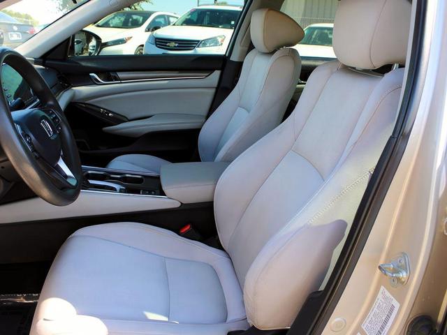 Photo of 2019 Lunar Silver Metallic Honda Accord