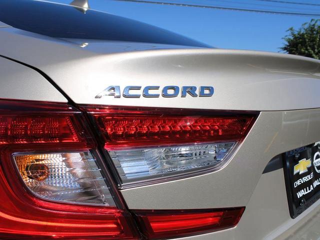 Photo of 2019 Lunar Silver Metallic Honda Accord