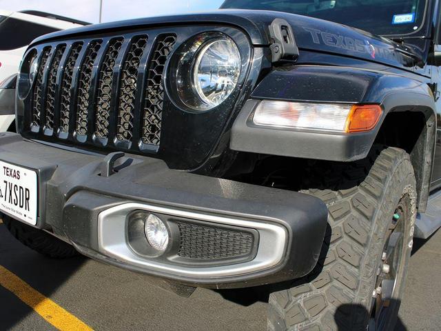 Photo of 2021 Black Clearcoat Jeep Gladiator