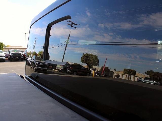 Photo of 2021 Black Clearcoat Jeep Gladiator