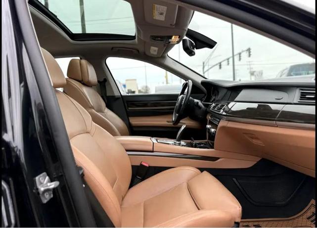 Photo of 2012 Black BMW 750