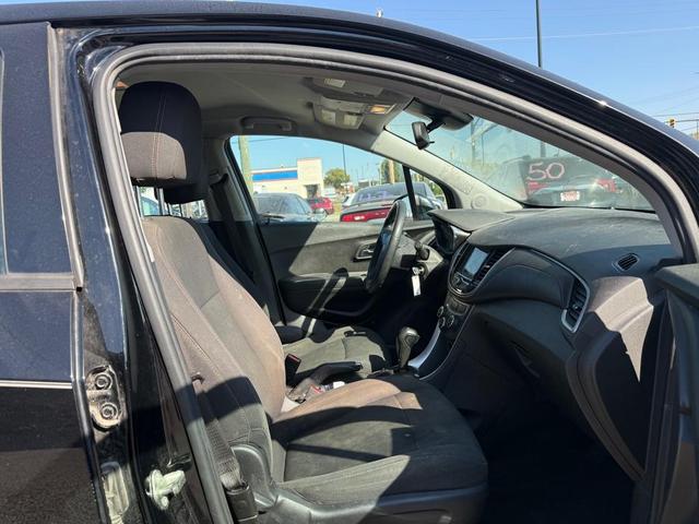 Photo of 2018 Mosaic Black Metallic Chevrolet Trax