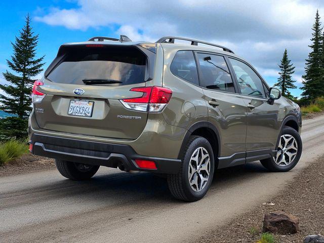 Photo of 2024 Autumn Green Metallic Subaru Forester