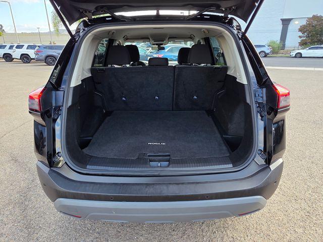 Photo of 2023 Super Black Nissan Rogue