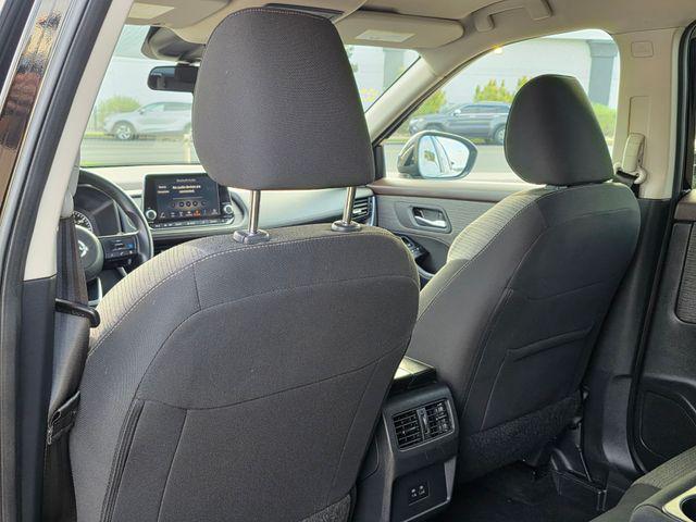 Photo of 2023 Super Black Nissan Rogue