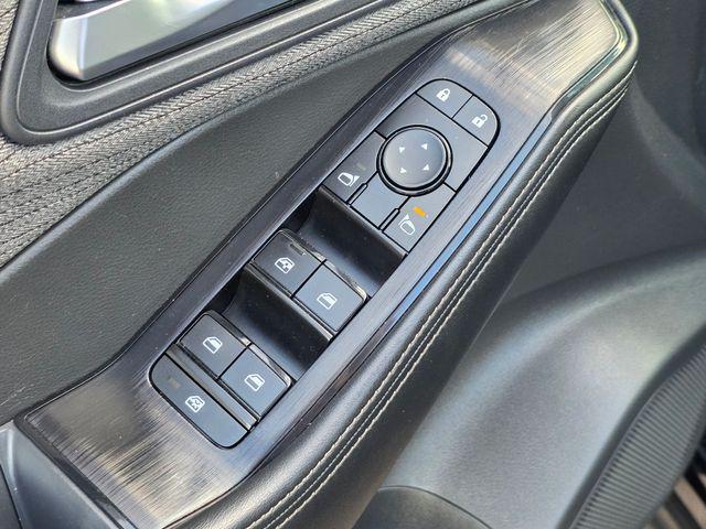 Photo of 2023 Super Black Nissan Rogue