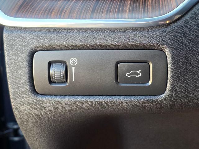 Photo of 2021 Denim Blue Metallic Volvo XC60