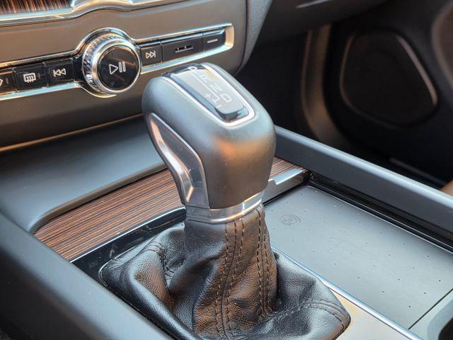 Photo of 2021 Denim Blue Metallic Volvo XC60