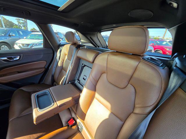Photo of 2021 Denim Blue Metallic Volvo XC60