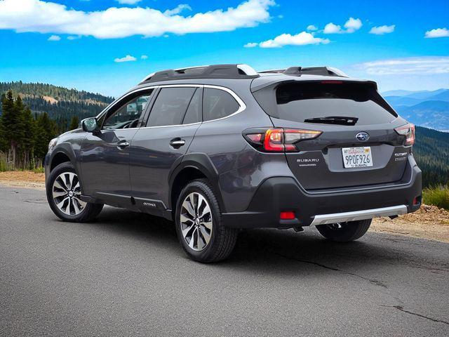 Photo of 2025 Magnetite Gray Metallic/Crystal Black Silica Subaru Outback