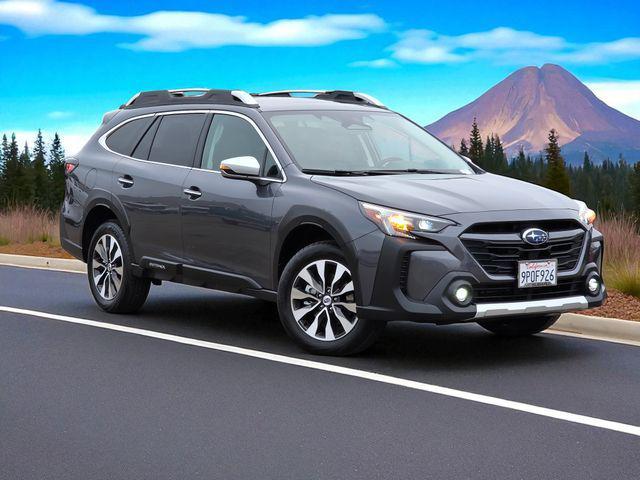 Photo of 2025 Magnetite Gray Metallic/Crystal Black Silica Subaru Outback