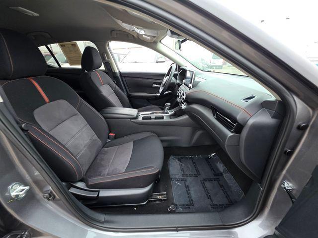 Photo of 2023 Gun Metallic/Super Black Nissan Sentra