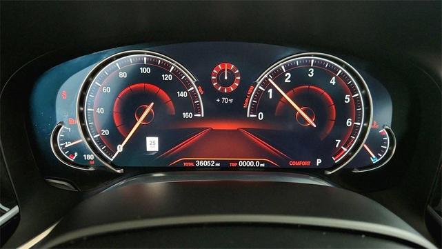 Photo of 2018 Carbon Black Metallic BMW 750