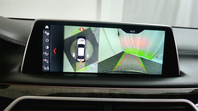 Photo of 2018 Carbon Black Metallic BMW 750