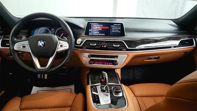 Photo of 2018 Carbon Black Metallic BMW 750