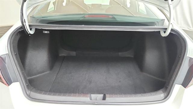Photo of 2022 Platinum White Pearl Honda Civic