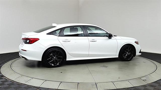 Photo of 2022 Platinum White Pearl Honda Civic