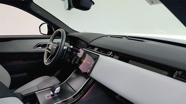 Photo of 2024 Zadar Grey Land Rover Range Rover Velar