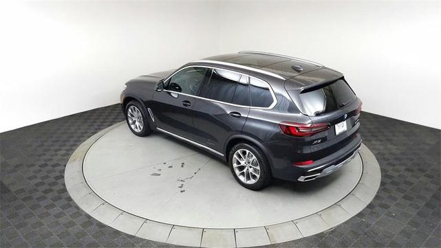 Photo of 2022 Dark Graphite Metallic BMW X5