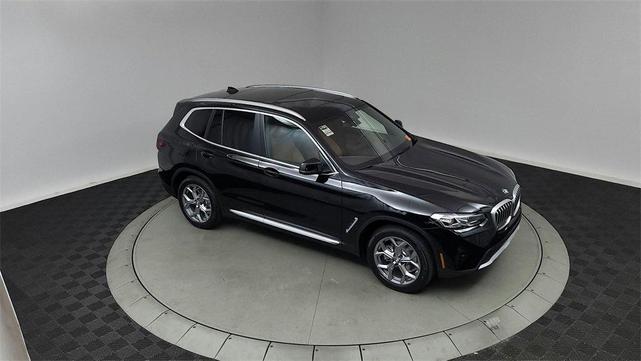 Photo of 2024 Jet Black BMW X3