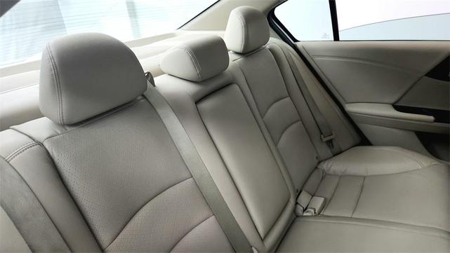 Photo of 2014 White Orchid Pearl Honda Accord