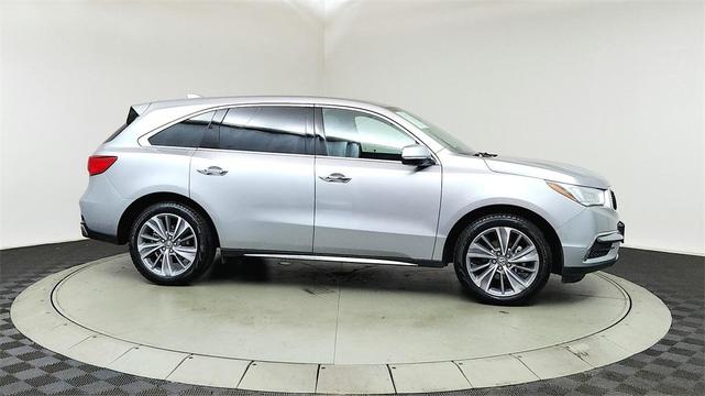 Photo of 2017 Lunar Silver Metallic Acura MDX