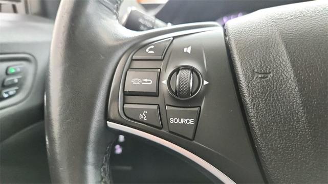 Photo of 2017 Lunar Silver Metallic Acura MDX