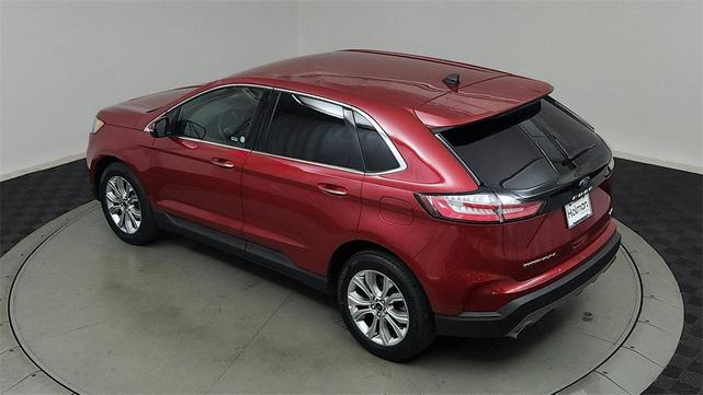 Photo of 2024 Rapid Red Metallic Tinted Clearcoat Ford Edge