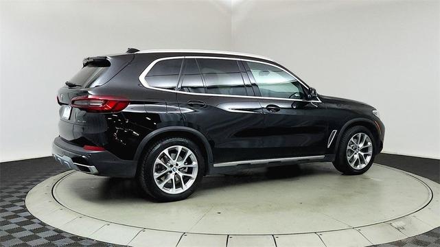 Photo of 2022 Jet Black BMW X5