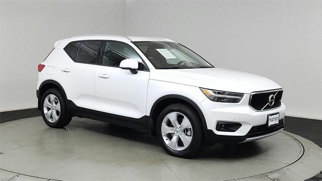 2022 Volvo XC40