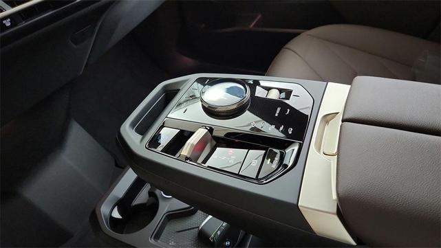 Photo of 2025 Dark Graphite Metallic BMW iX