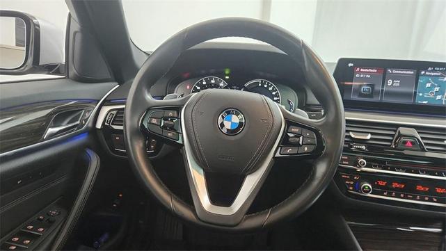 Photo of 2018 Glacier Silver Metallic BMW 530e