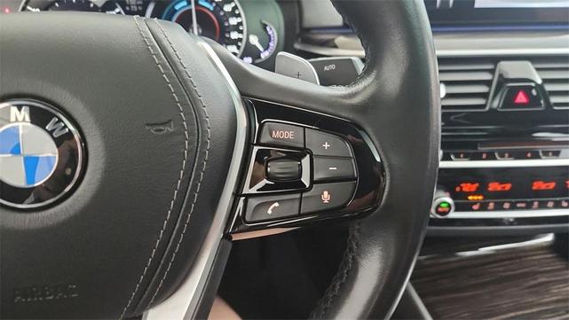 Photo of 2018 Glacier Silver Metallic BMW 530e
