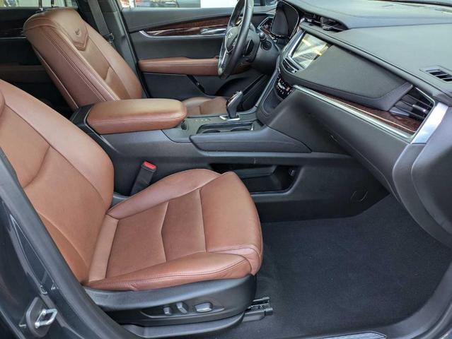 Photo of 2019 Shadow Metallic Cadillac XT5
