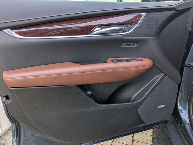 Photo of 2019 Shadow Metallic Cadillac XT5