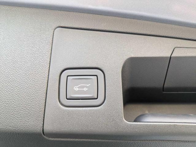 Photo of 2024 Silver Metallic Cadillac XT5