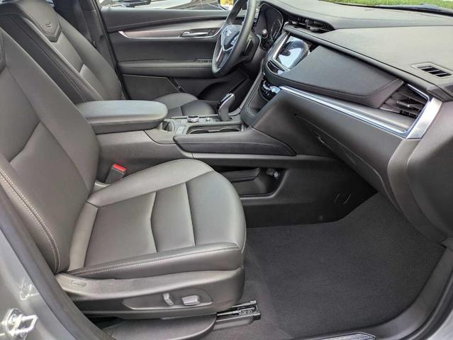 Photo of 2024 Silver Metallic Cadillac XT5