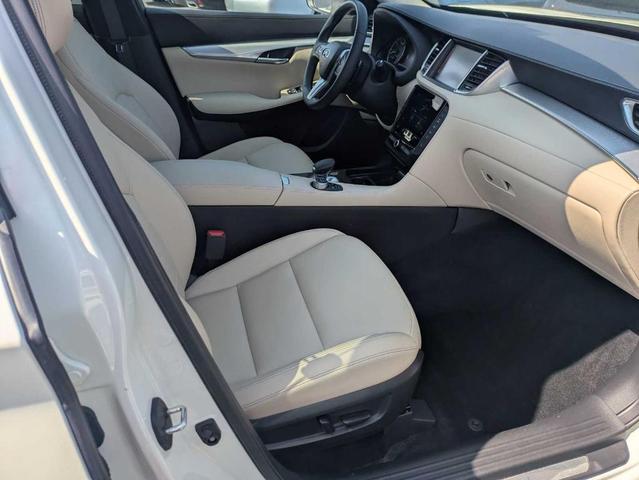 Photo of 2019 Majestic White INFINITI QX50