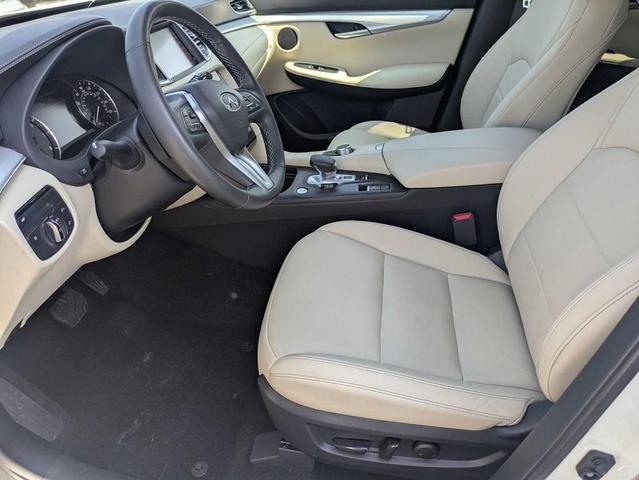 Photo of 2019 Majestic White INFINITI QX50
