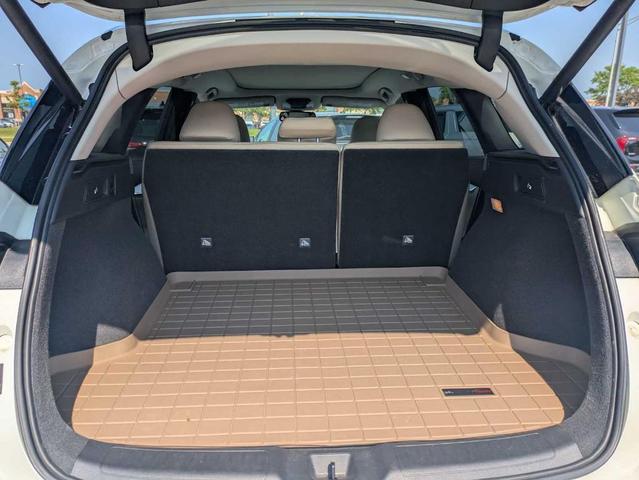 Photo of 2019 Majestic White INFINITI QX50