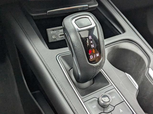 Photo of 2019 Crystal White Tri-Coat Cadillac XT4