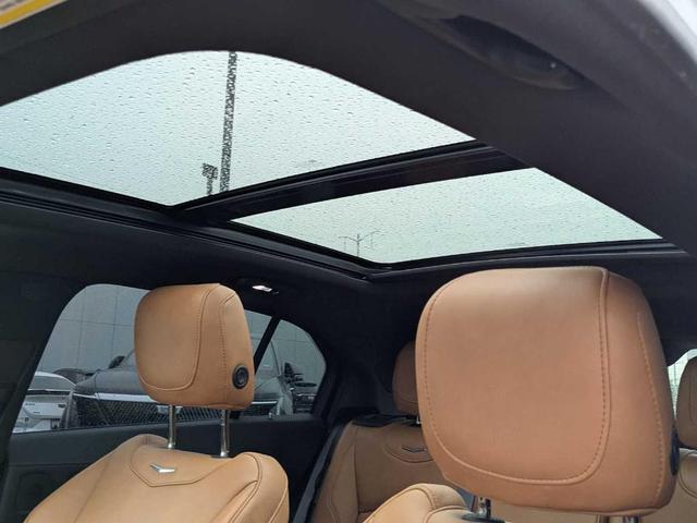Photo of 2019 Crystal White Tri-Coat Cadillac XT4
