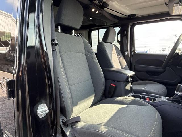 Photo of 2024 Black Clearcoat Jeep Wrangler