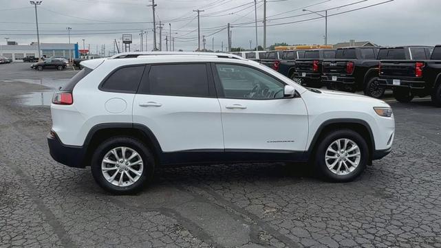 Photo of 2020 Bright White Clearcoat Jeep Cherokee