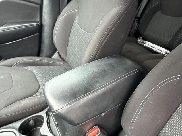 Photo of 2020 Bright White Clearcoat Jeep Cherokee
