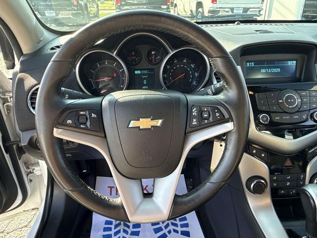 Photo of 2014 Summit White Chevrolet Cruze