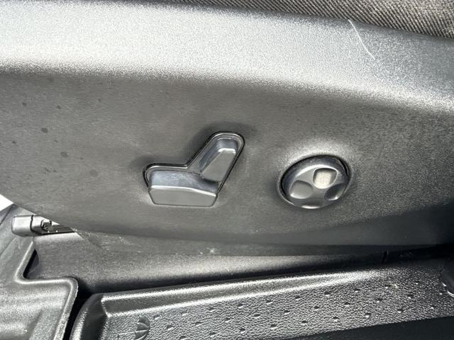 Photo of 2019 RED Chrysler Pacifica