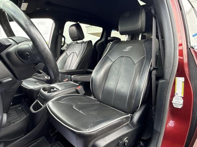Photo of 2019 RED Chrysler Pacifica