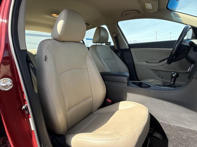 Photo of 2015 MAROON Kia Optima