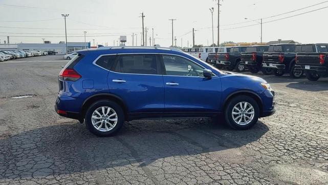 Photo of 2017 Caspian Blue Nissan Rogue